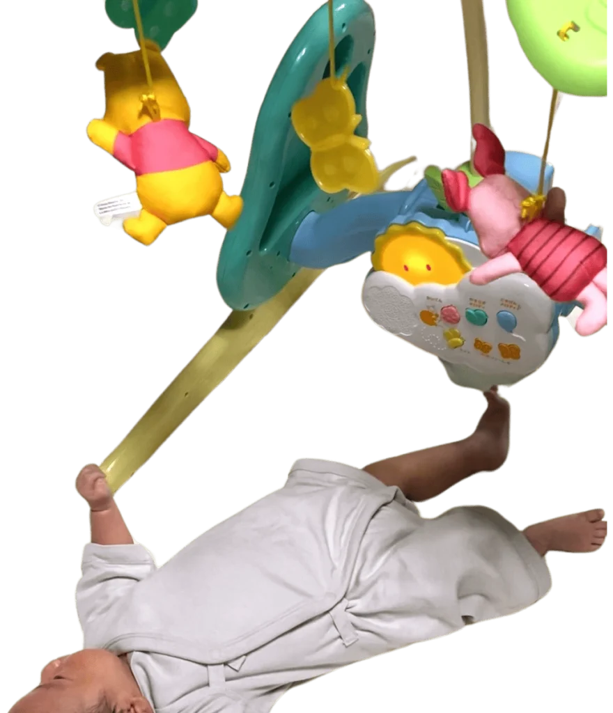 プーメリーで遊ぶ2ヶ月の息子